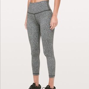 Lululemon- Wunder Under High Rise 7/8  25 inch